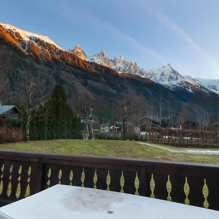 Ancelles - Les Praz - Golf - Vue Mont-blanc - Randonnees Chamonix