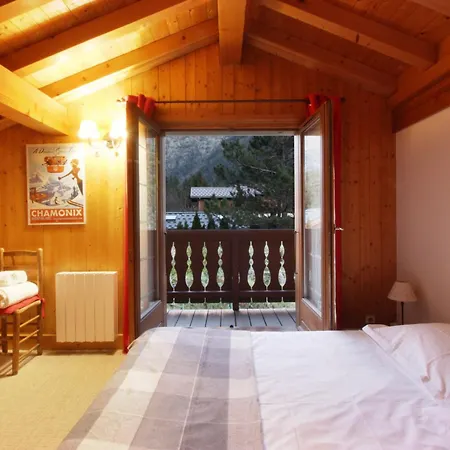 Ancelles - Les Praz - Golf - Vue Mont-blanc - Randonnees Alpesi faház Chamonix