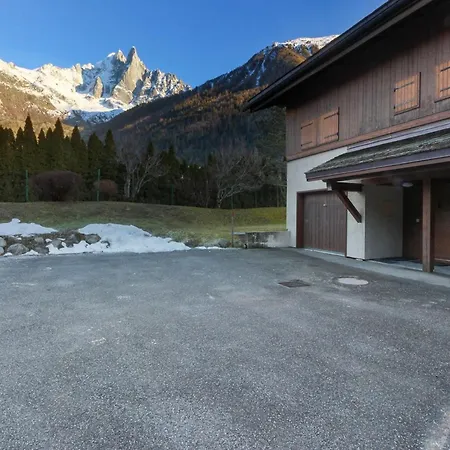 Ancelles - Les Praz - Golf - Vue Mont-blanc - Randonnees Alpesi faház Chamonix